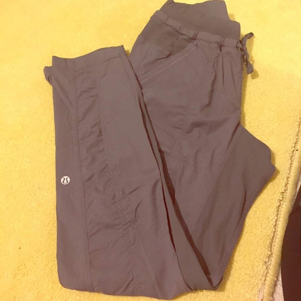 Lululemon skinny studio pant