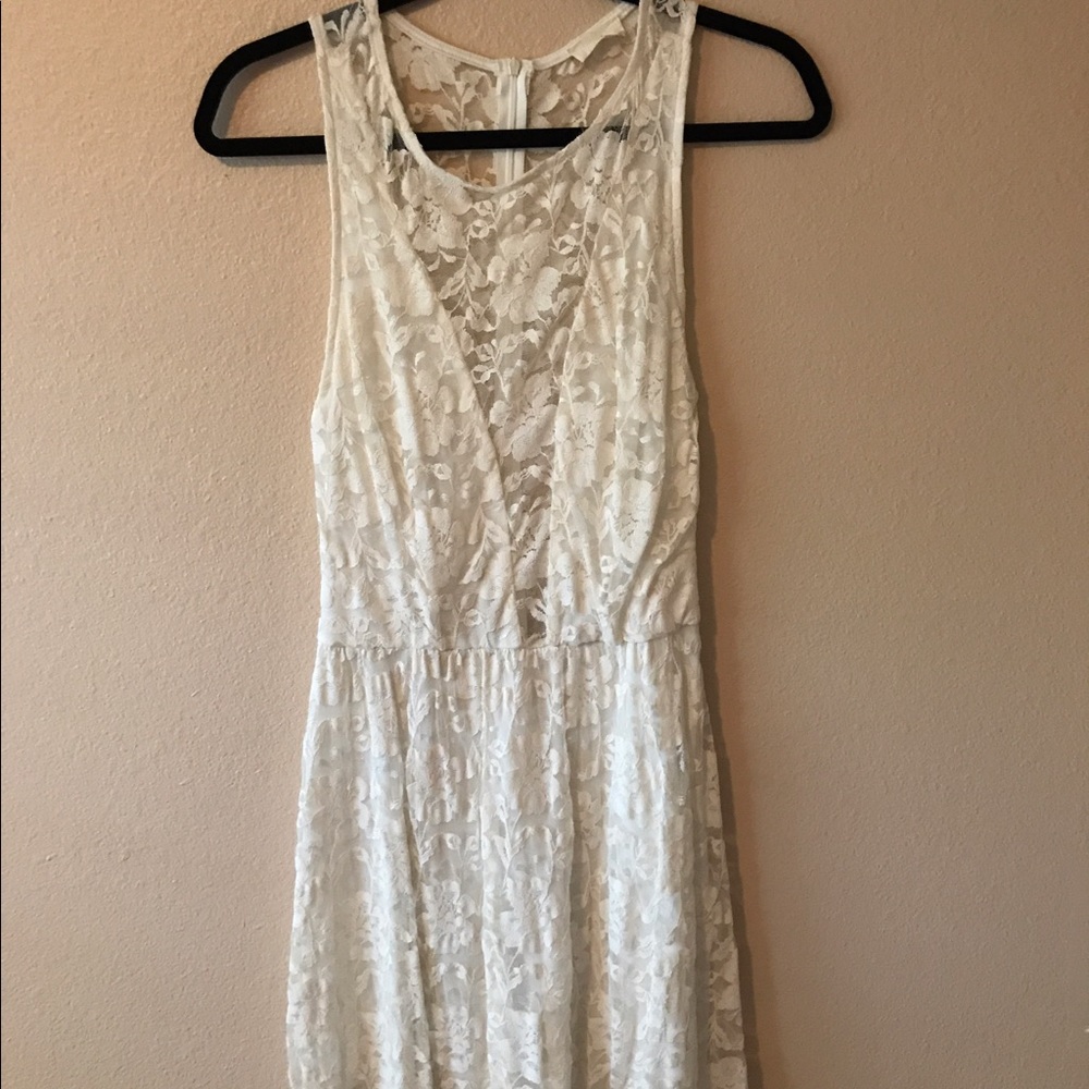 Large lace Lulus dress
