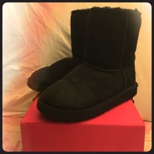 Authentic black short kids Uggs