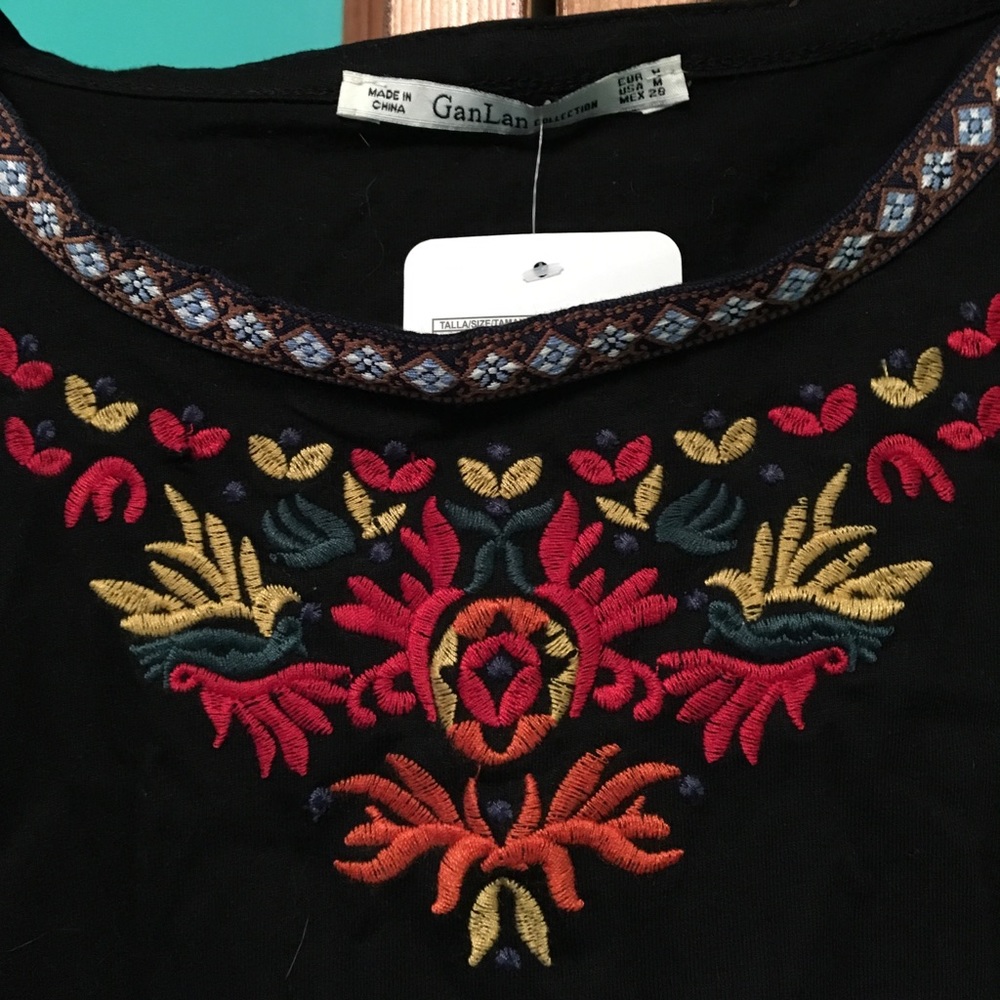 Cold shoulder top - Picture 2 of 3