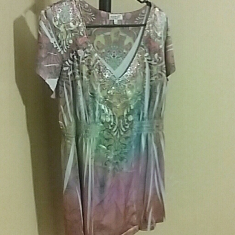 One World Live and Let Live XL v-neck blouse ombré