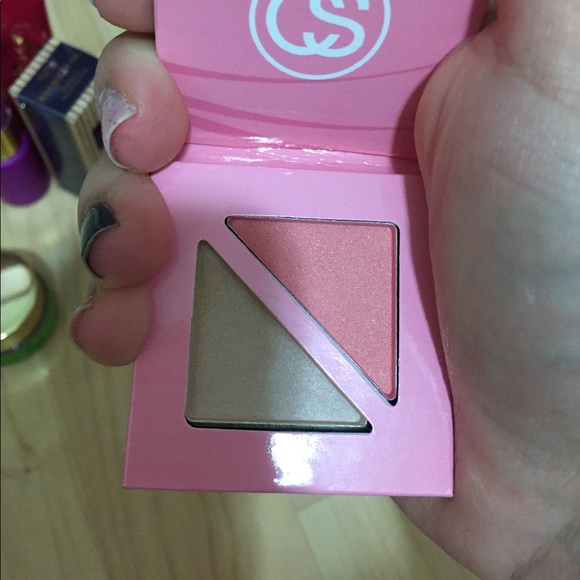 Beauty lot 💜❤️please read description - Picture 4 of 4