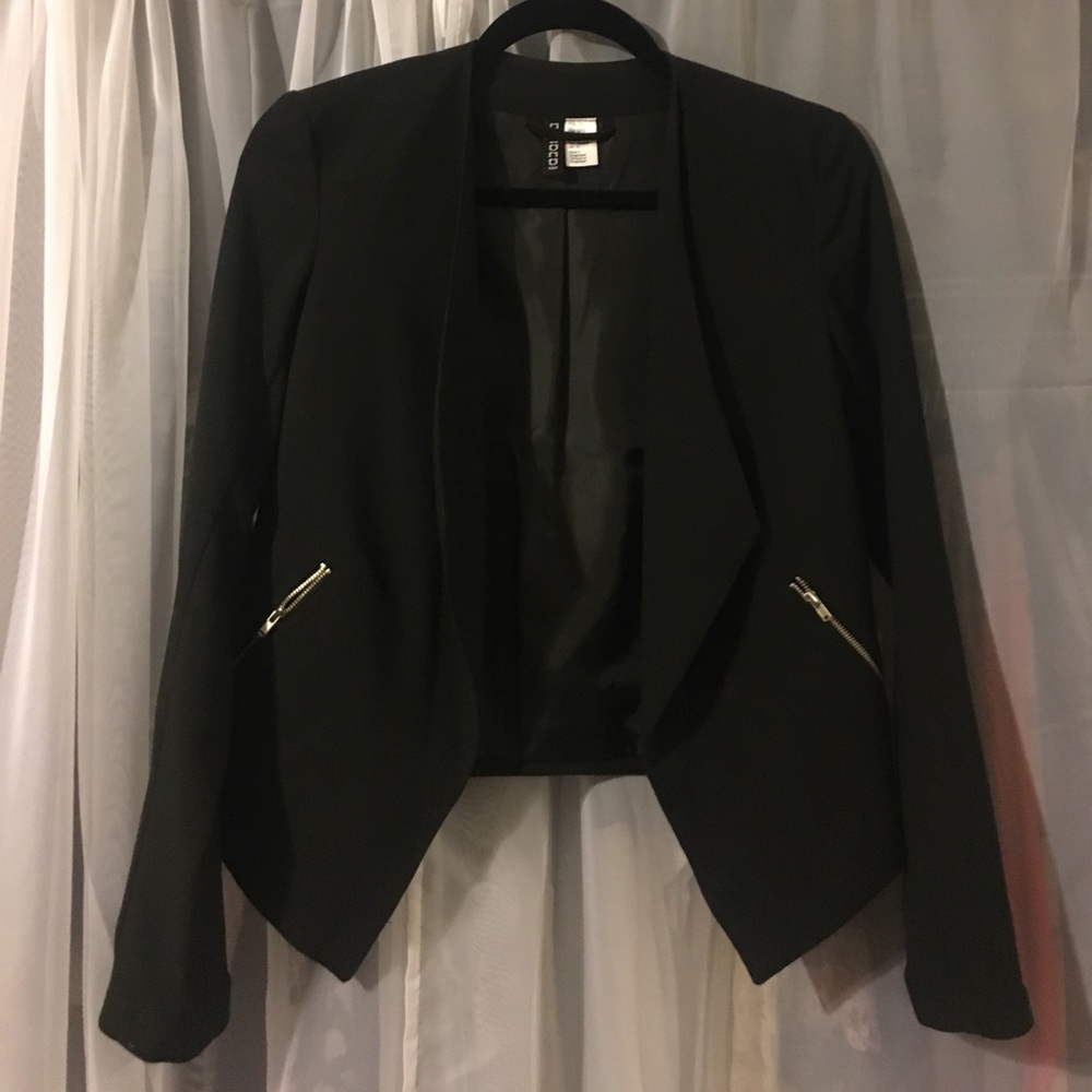 Trendy Black Blazer