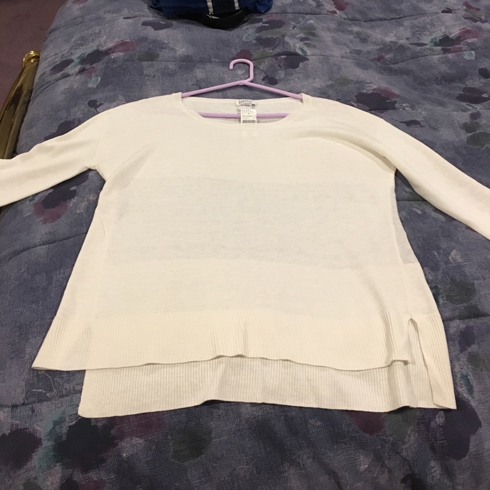 Ivory long sleeve top 64% linen and 36% bamboo