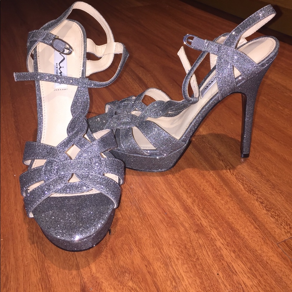 Silver heel