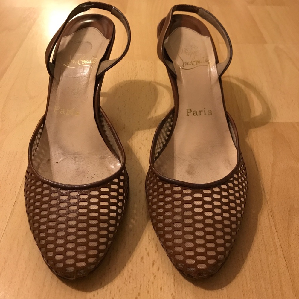 Kitten heeled pumps