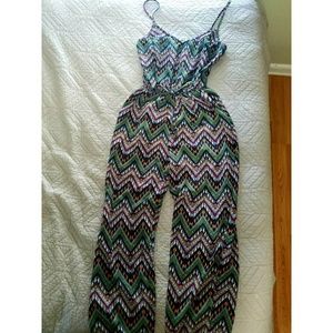 Festival Jumpsuit 🌼 Figure Flattering ✨ Small