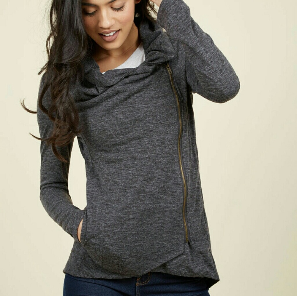 Airport greeting cardigan in charcoal