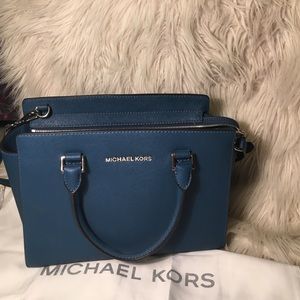 Michael Kors Selma medium in blue ON HOLD