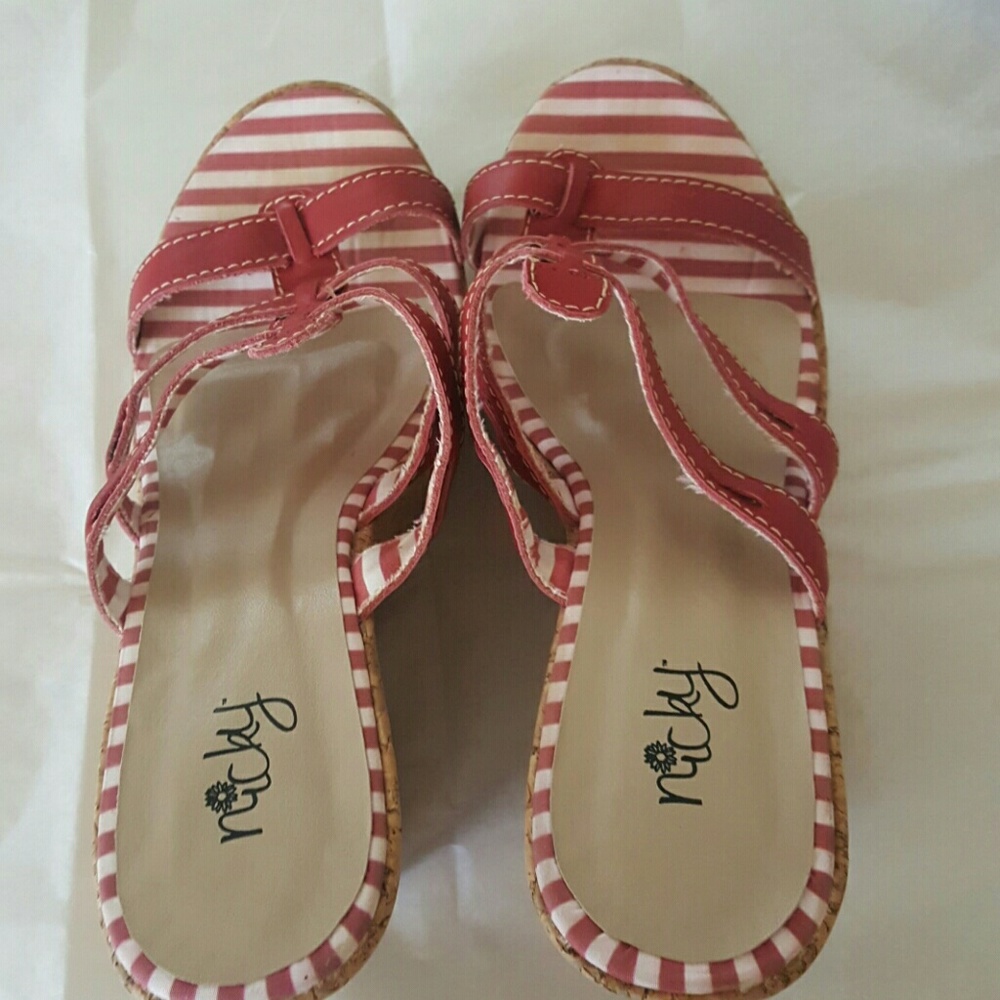 Nicky 4in. Platform red heels