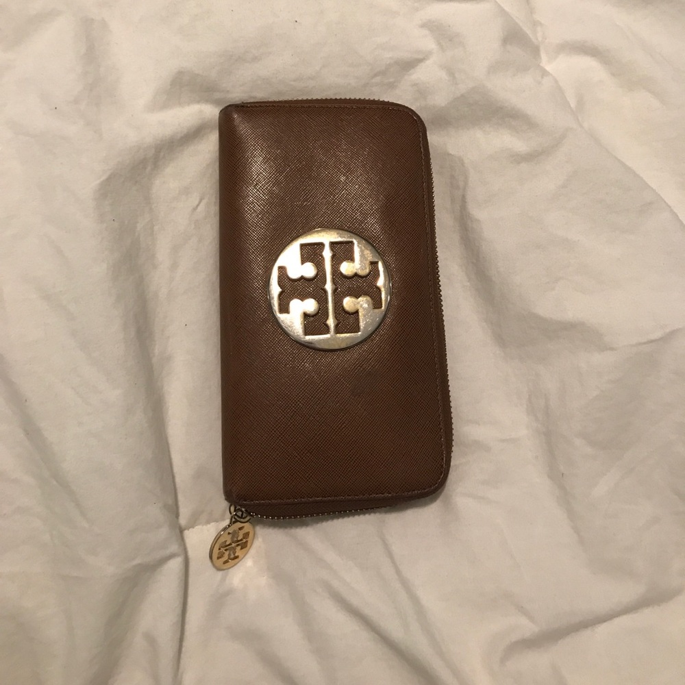 Tory Burch Continental Zip Wallet