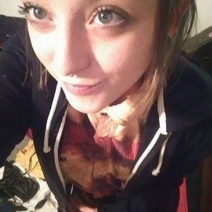 Meet your Posher, Hallie