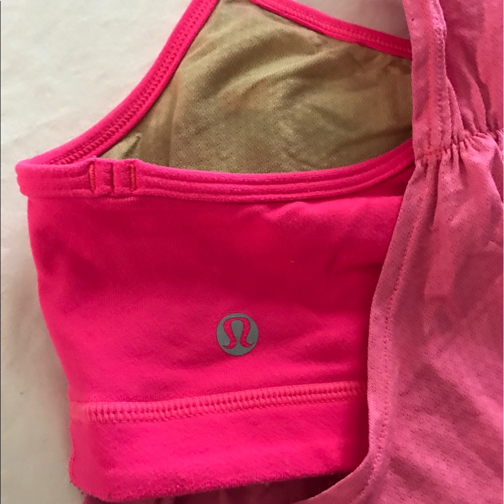 Lululemon pink work out top w/ built in sports bra
