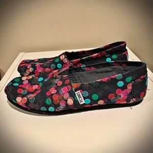 TOMS Classic Slip-On Black Multi Dot NWOT