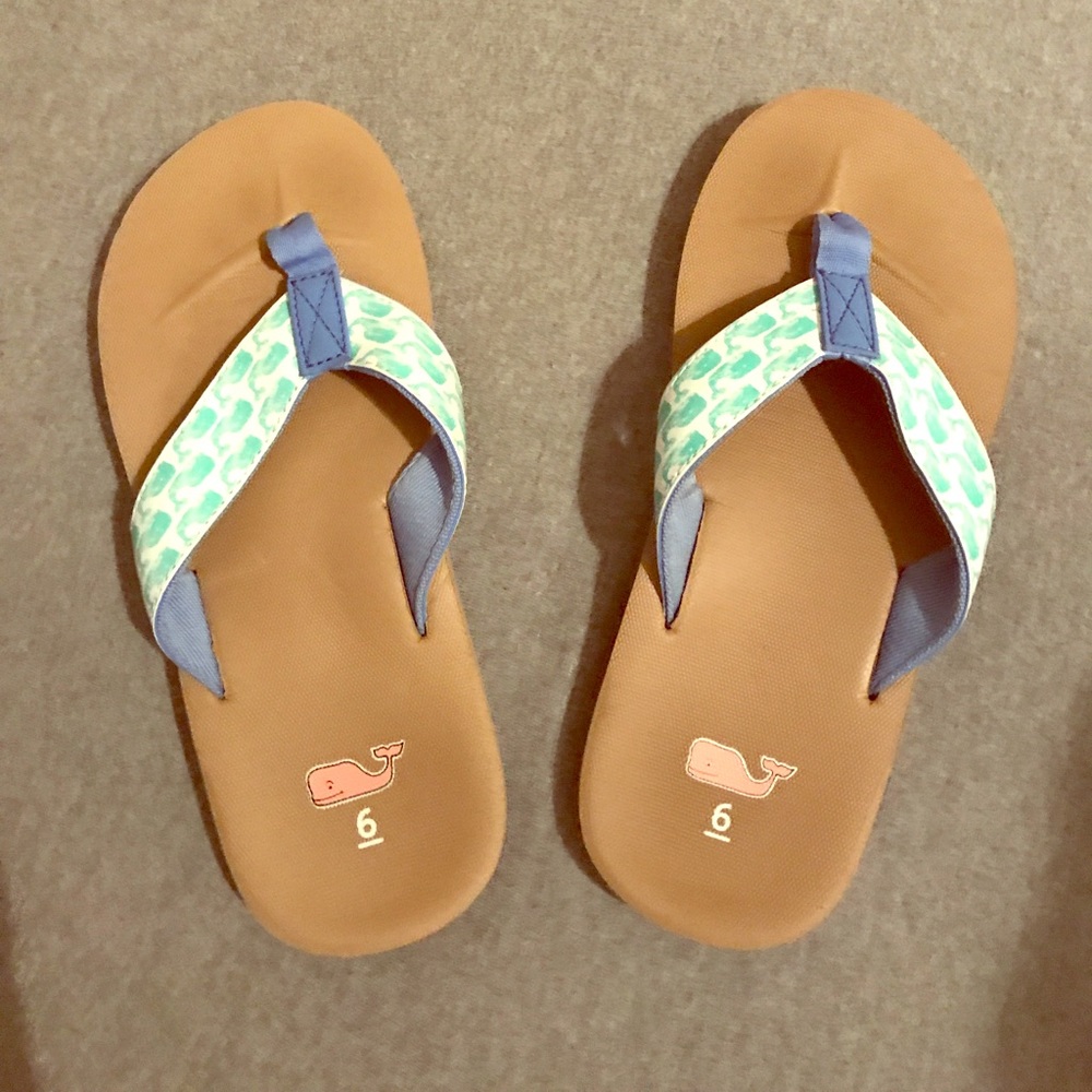 Ladies size 6. Vineyard Vines sandal.