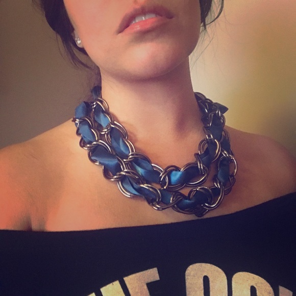 Chain and Ribbon Statement Necklace. - Picture 1 of 2