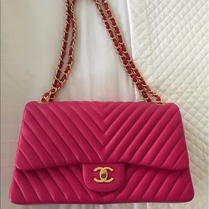 Meet your Posher, Monica