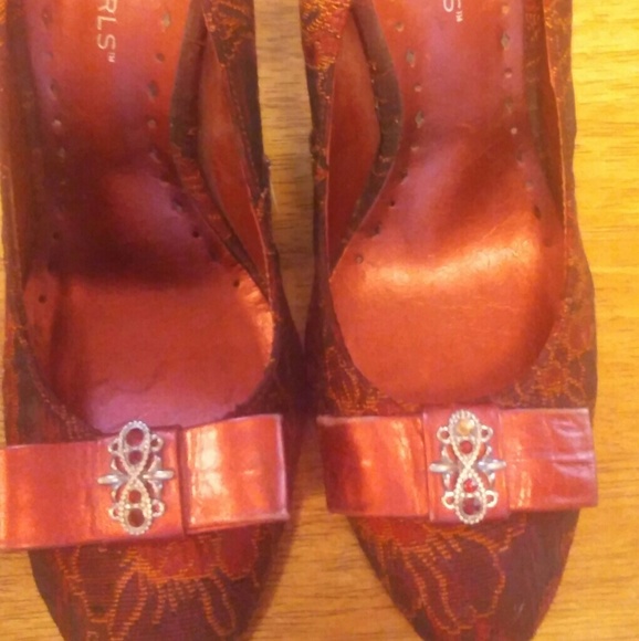 Beautiful BCB girls heals - Picture 2 of 2