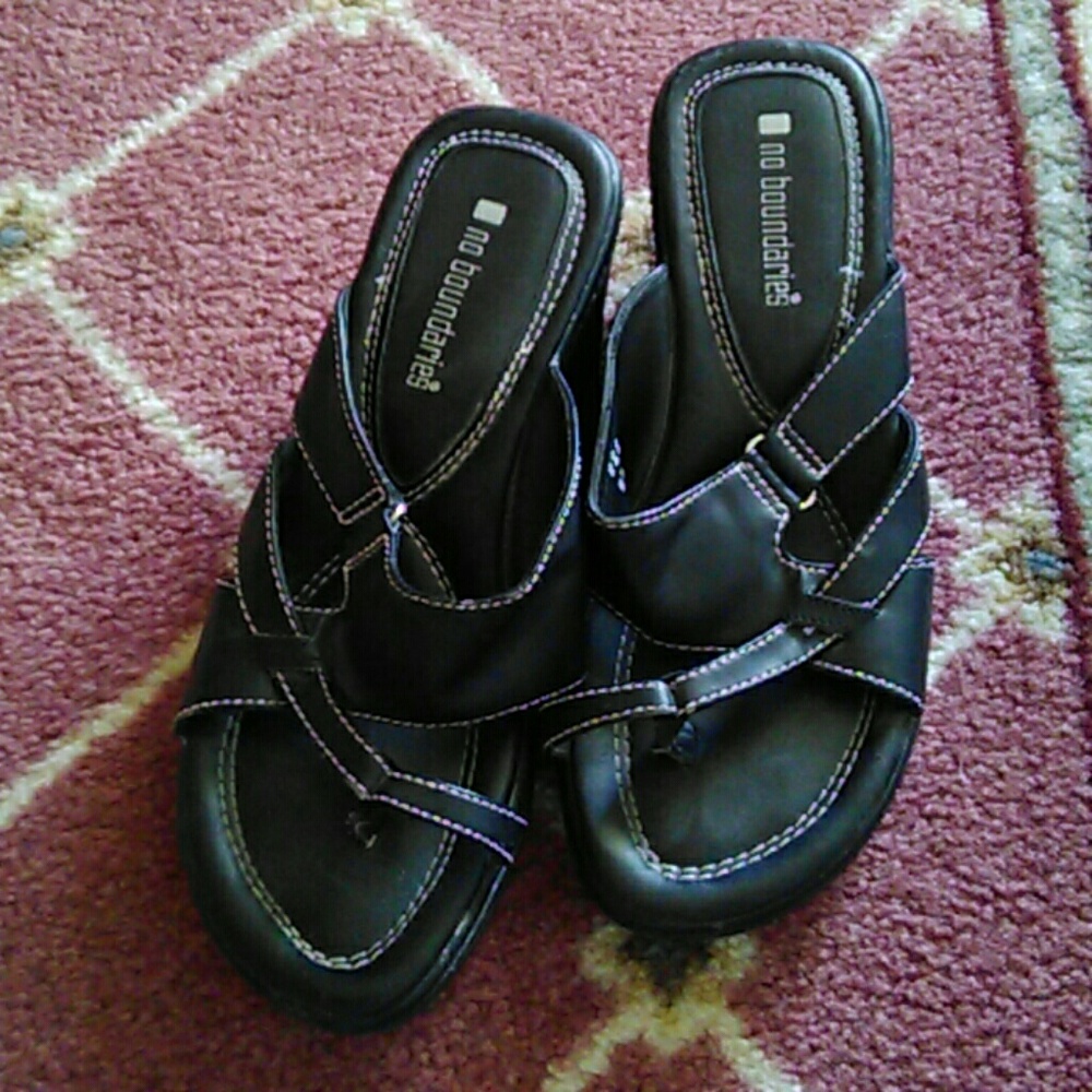 Black pump sandals