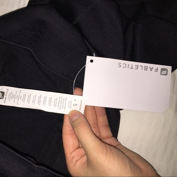 BRAND NEW Fabletics mesh leggings - Picture 4 of 4