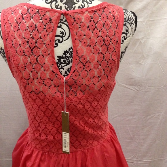⭐️SOLD⭐️ LC Lauren Conrad Coral Lace Back Fluffy - Picture 4 of 4