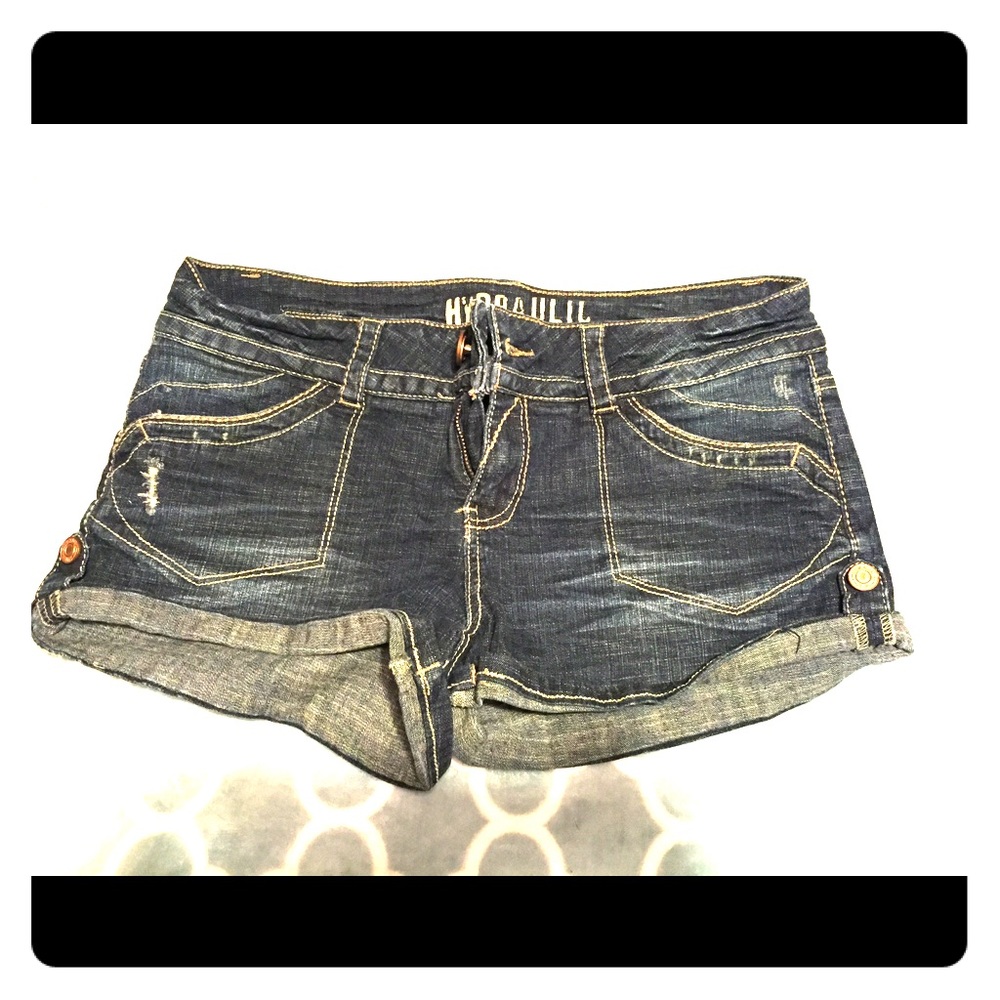 Hydraulic jean shorts