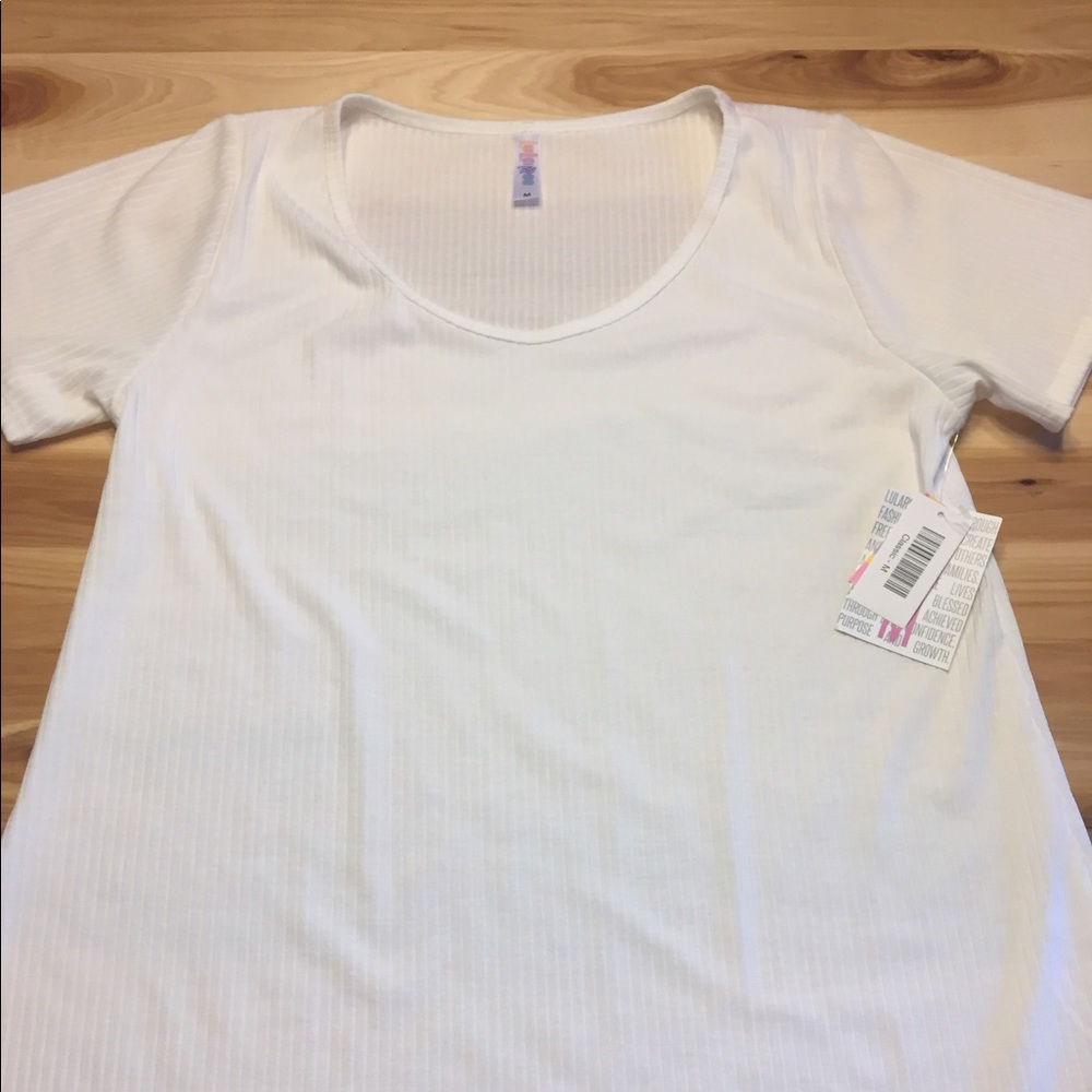 NWT LuLaRoe Classic T