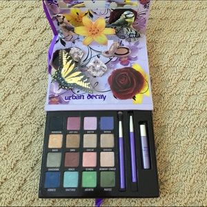 RARE Urban Decay Book of Shadows Volume 1