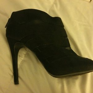 Black shoes Nine West size 8 Toe free