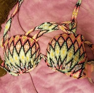 32 D Victoria's Secret bikini top!!