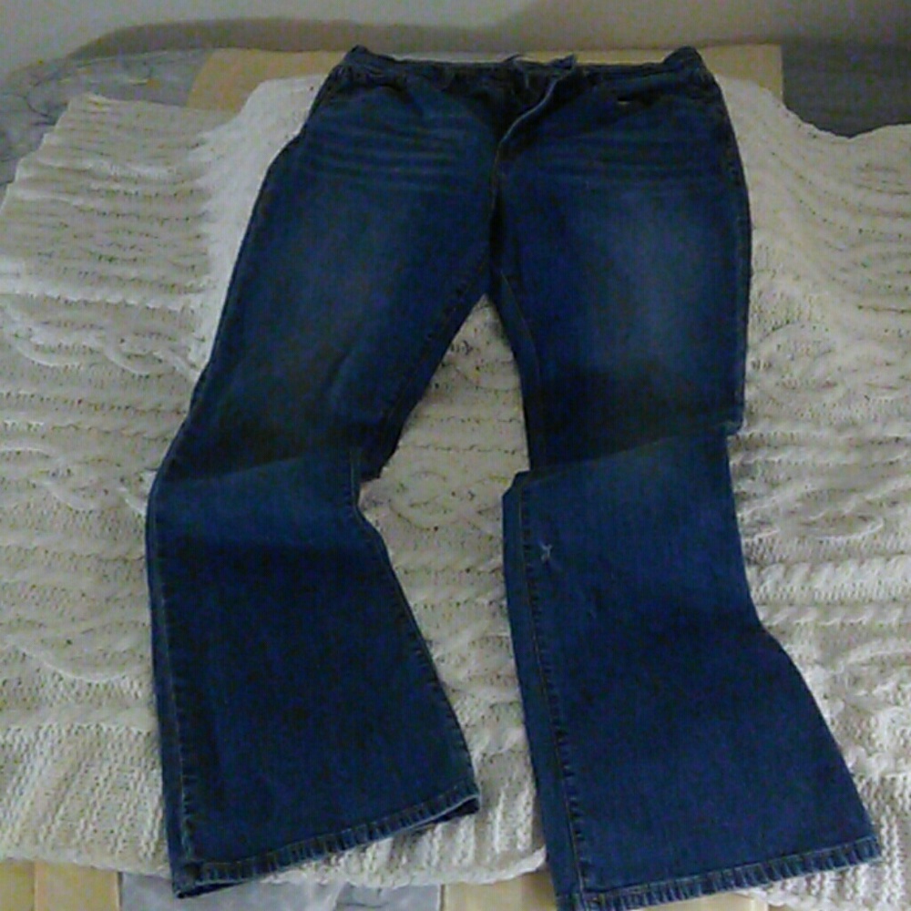 Levi's Signature misses jeans