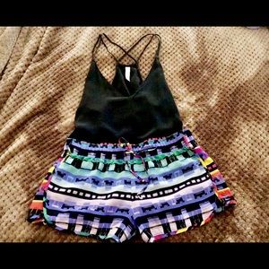 2 piece set for 1 🎉 Happy Poshing 🎁