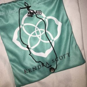 Kendra Scott necklace