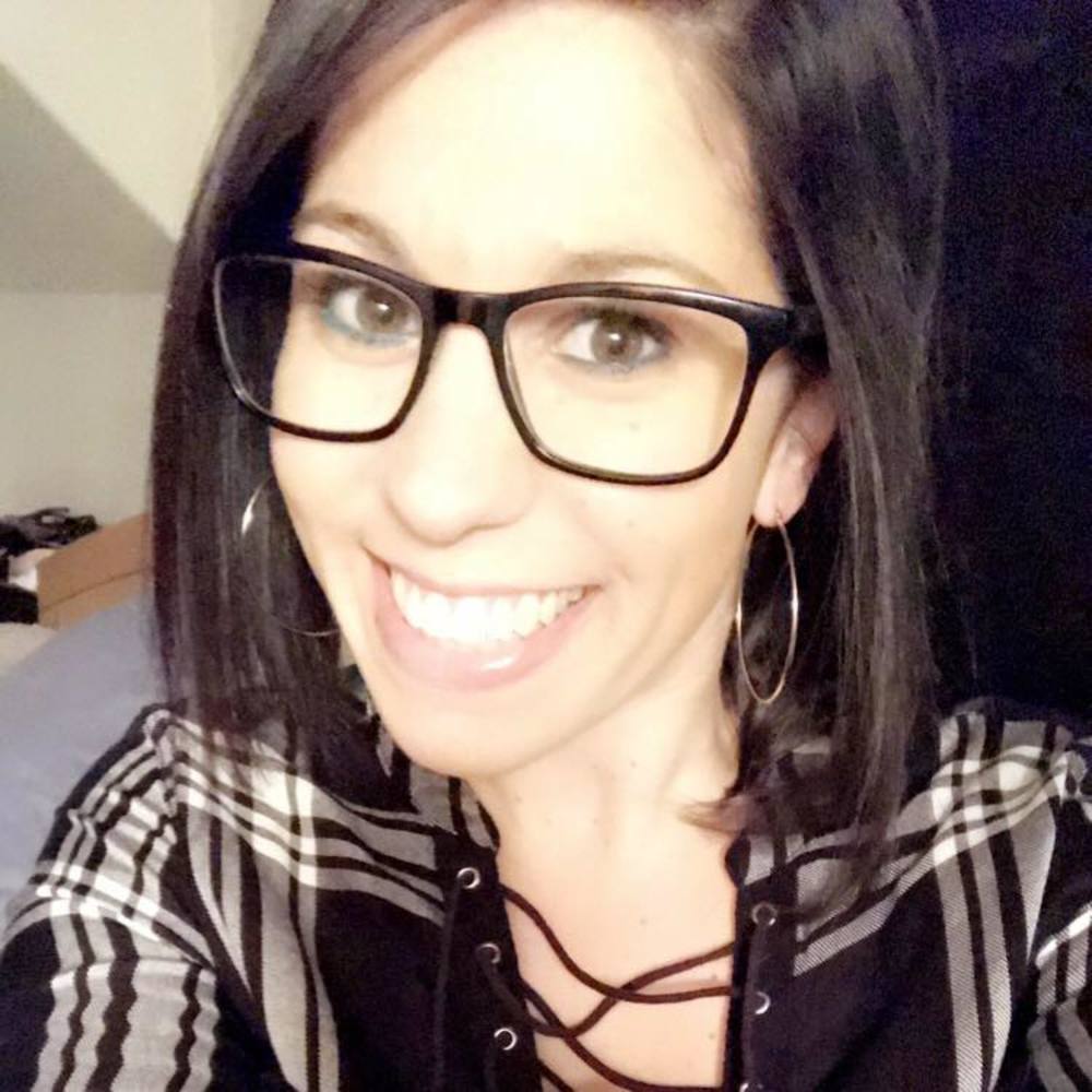 Meet your Posher, Dena