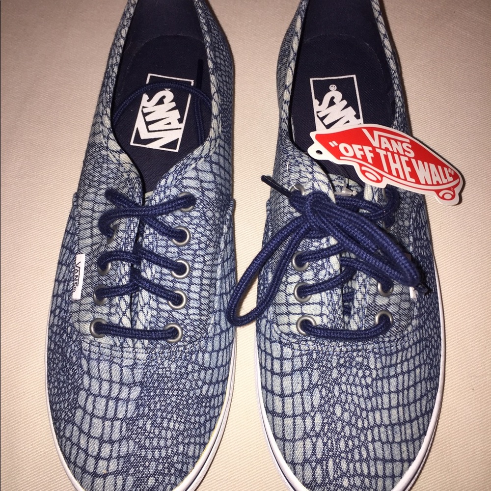 NWT vans authentic lo pro snake denim blue 8