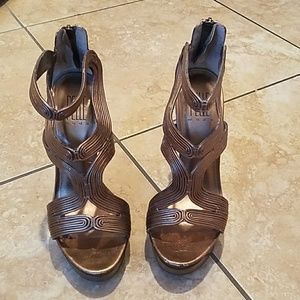 Pelle Moda bronze sandal