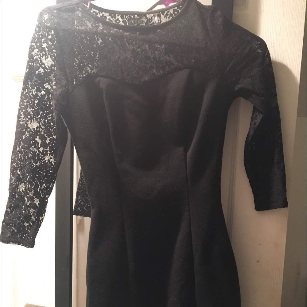 Guess 3/4 sleeve lace back dress