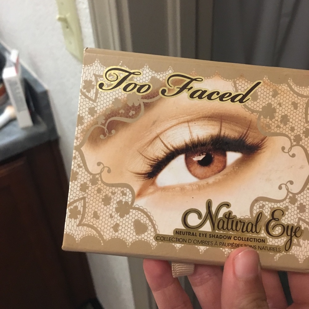 Too faced Natural Eyeshadow palette