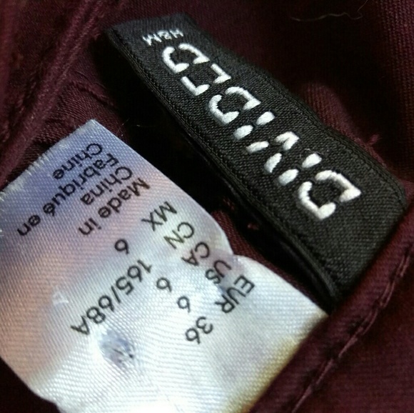 H&M stretchy high waisted shorts - Picture 3 of 3