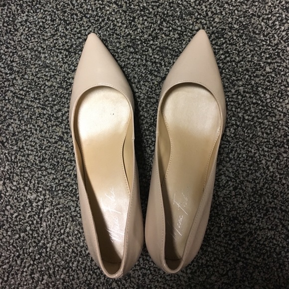 Basic shoes - Picture 1 of 6