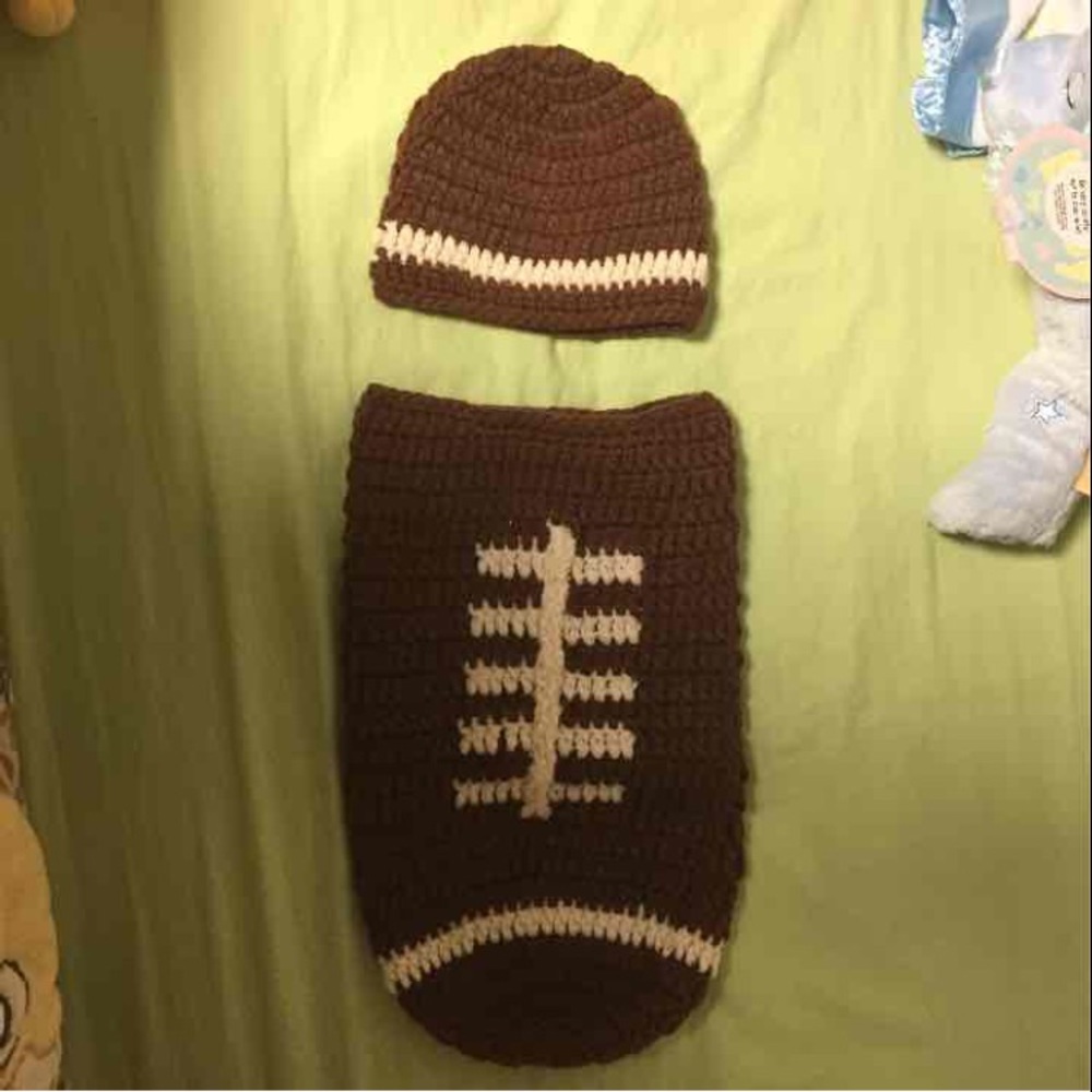 Newborn photo outfit prop