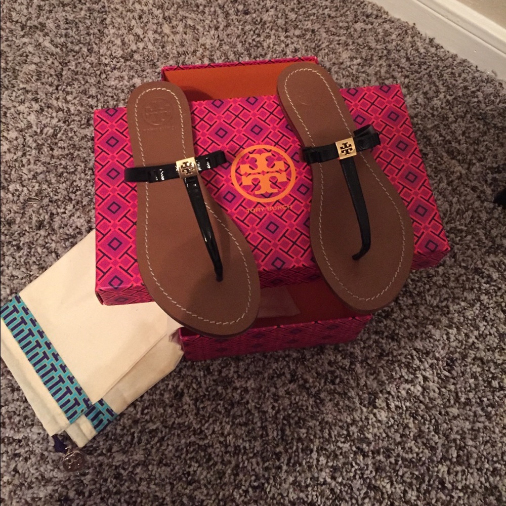 Tory Burch Sandals like new w/ Box and Dust bag.