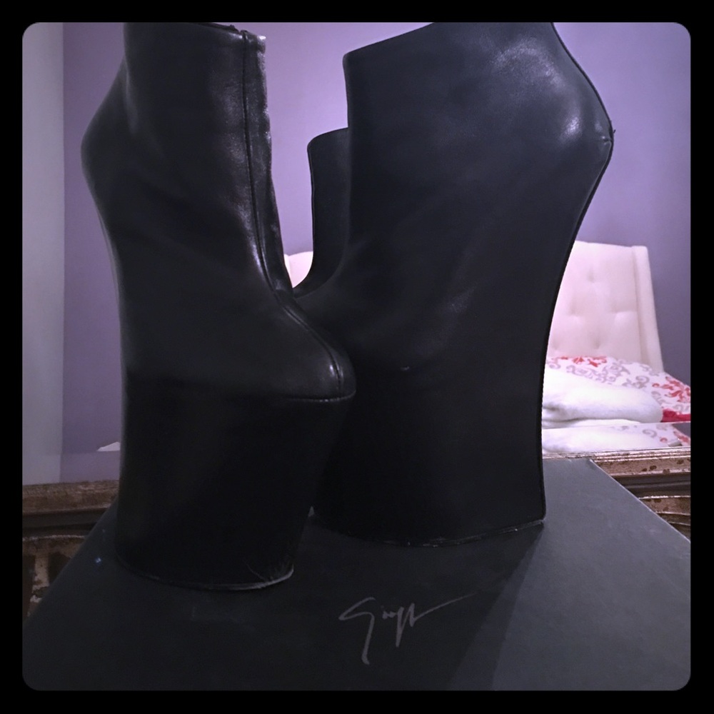 Giuseppe Zanotti booties