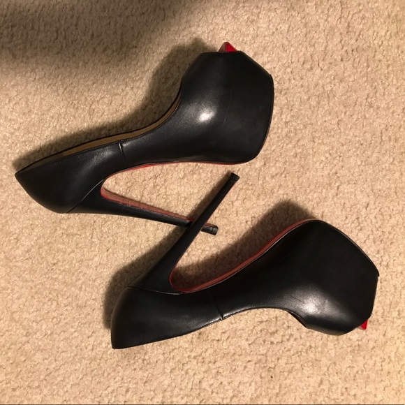 Christian Louboutin Highness - Picture 2 of 5