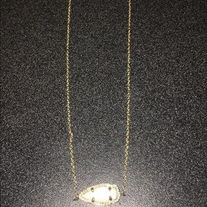 White and gold Kendra scott necklace!