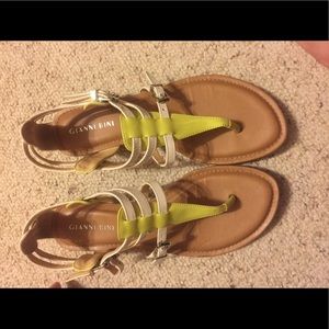 Size 7.5 GB sandals!