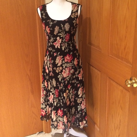 Evan Picone Dresses & Skirts - ( LAST CHANCE ) Evan Picone Black Floral Dress