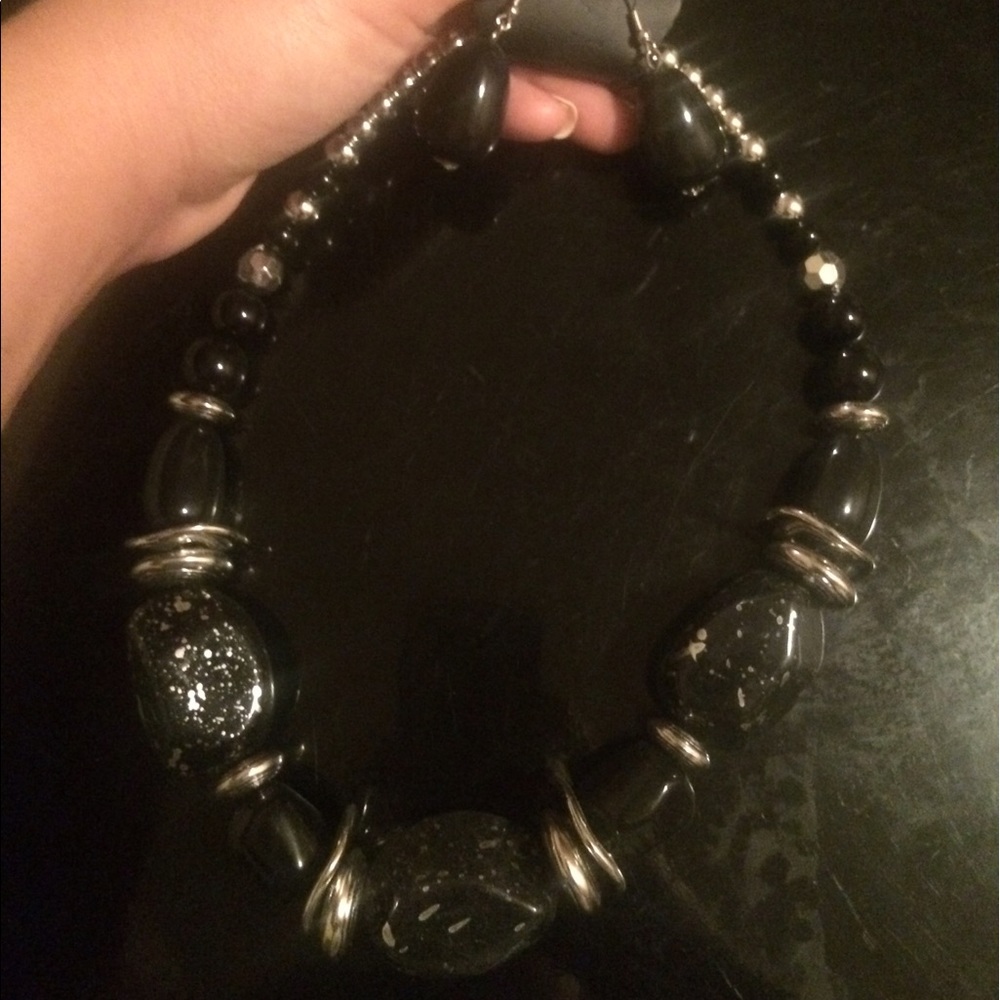 (4 for $20) brand new chunky black necklace