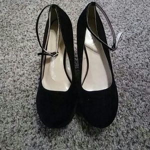 Nwot black wedges