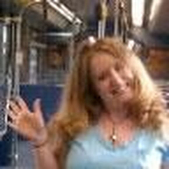 Meet your Posher, Ashley - Picture 1 of 1
